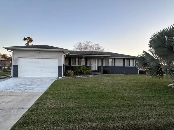 1613 Juno Trl, Astor, FL 32102