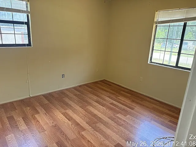 210 Pine St E — Photo 13