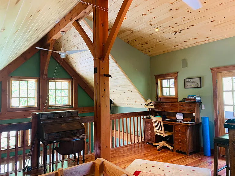 Loft / office above main floor primary bedroom