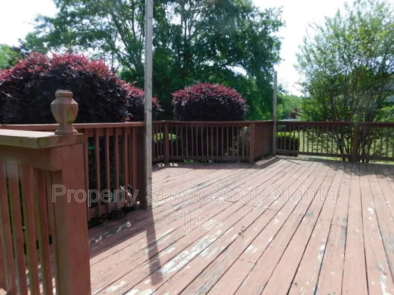101 Moss Pointe Dr — Photo 29