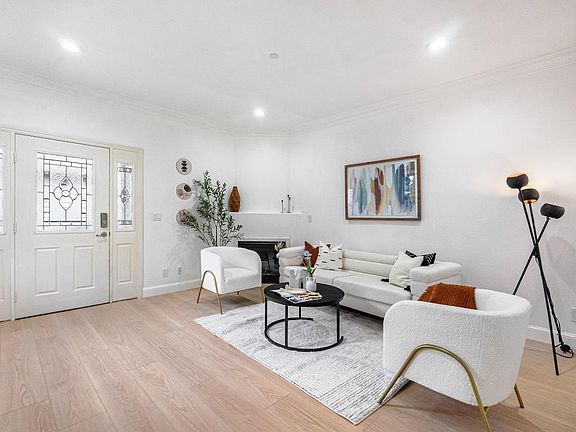 3rd image of 489 Boynton Ave #1
