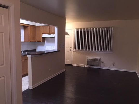 3rd image of 565 Sidney Ave