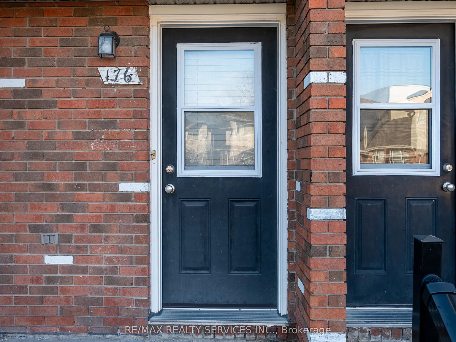 3 bed, $2,049 — Photo 3