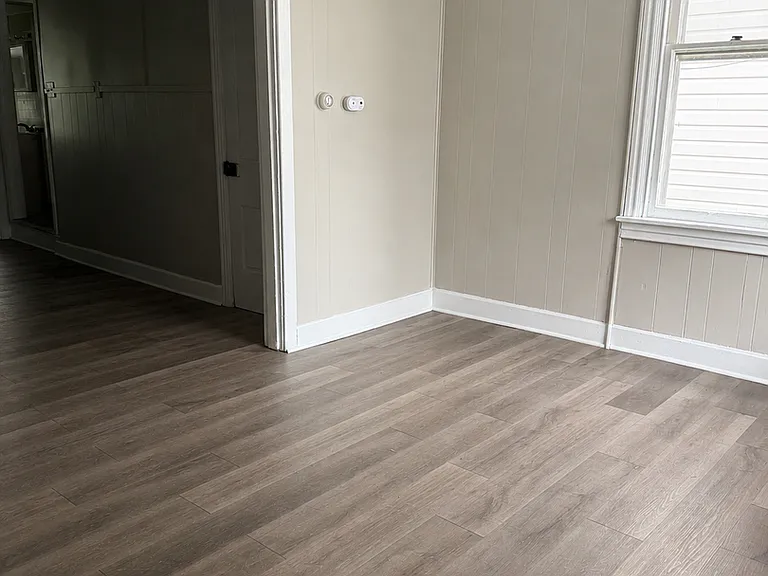 421 N Pitt St — Photo 3