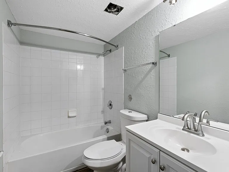 1968 Greenglen Dr #101 — Photo 10