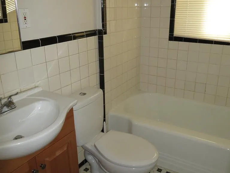 24622 Cloverlawn St — Photo 36