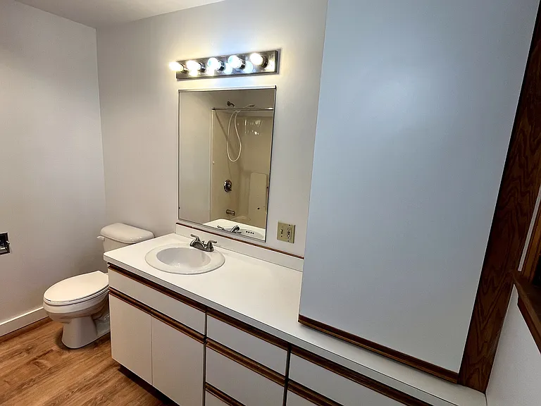 36 Bradbury St #102 — Photo 20