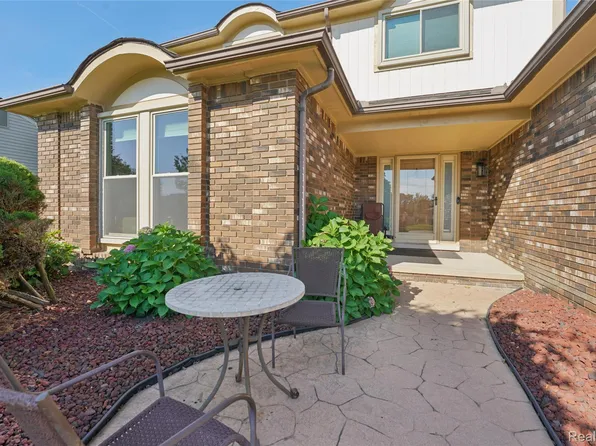 39719 Lembke Dr, Sterling Heights, MI 48313