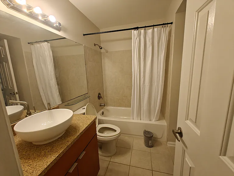 521 N Graham St #3A — Photo 4