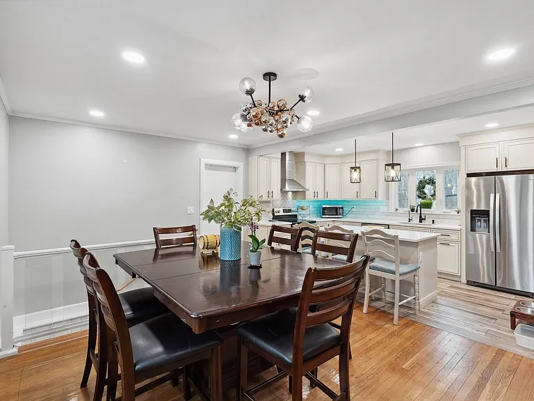 235 Forest St — Photo 8