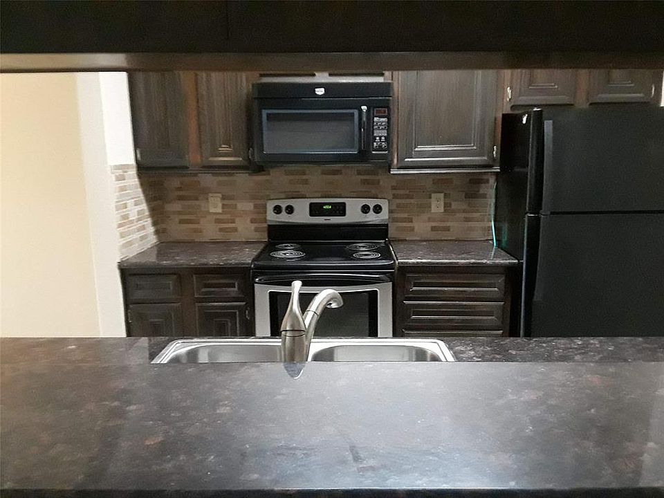 1st image of 17417 Red Oak Dr APT 125