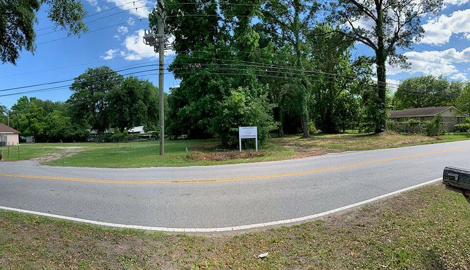 2nd image of 1850 & 1858 Savage Rd
