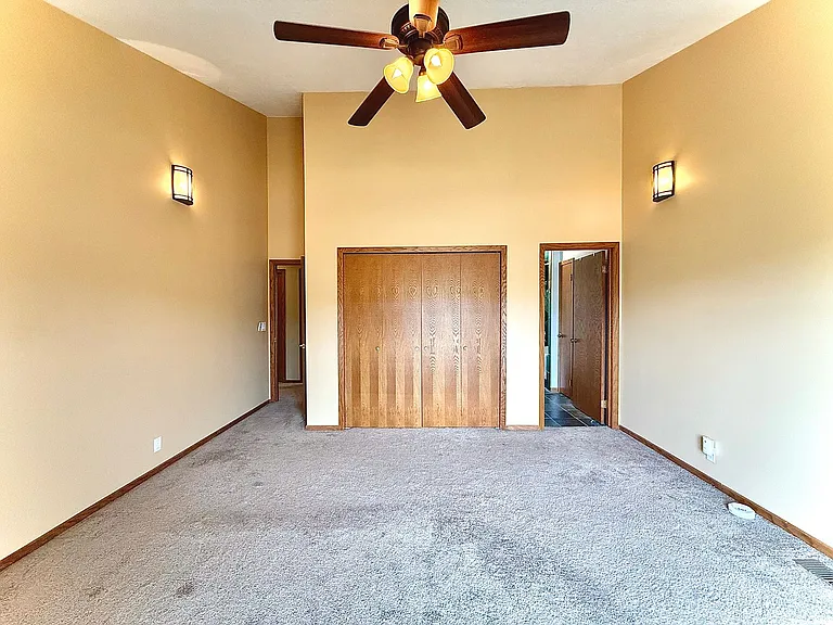 8730 N Silver Spur Rd — Photo 53