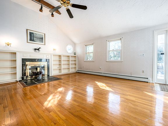 4th image of 105 Captain Carletons Rd