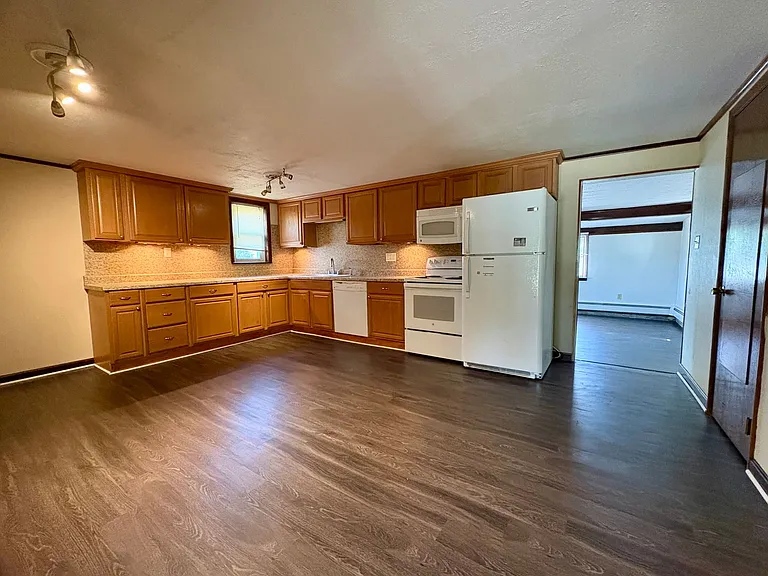 3630 Colebrook Rd — Photo 28