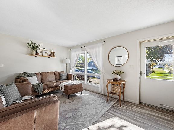 4th image of 5530 Skyline Dr NW