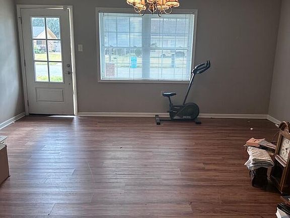 5th image of 1480 W Oak Ave