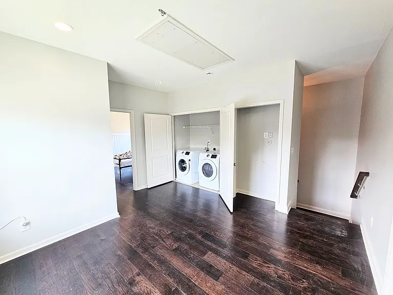 821 Westmoreland Cir NW — Photo 16