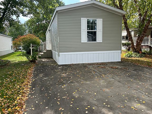 3rd image of 392 Westwoods