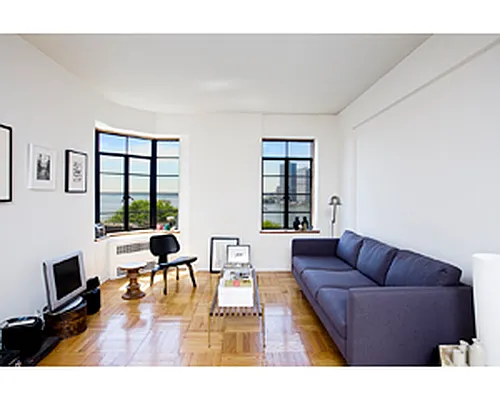 Sold by Corcoran | media 32