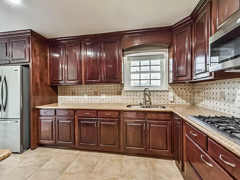 10999 Fairland Dr — Photo 17