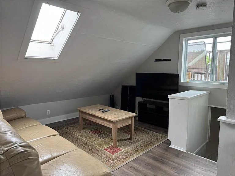 9 Ann St #2 — Photo 11