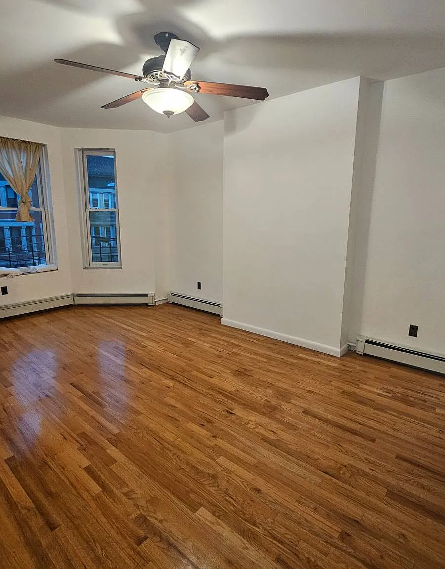 749 Kelly St — Photo 3
