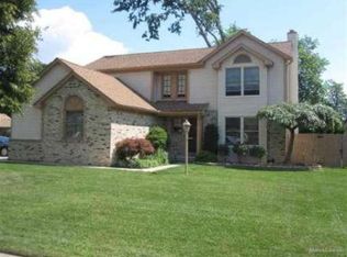47886 Applewood Dr, Chesterfield, MI