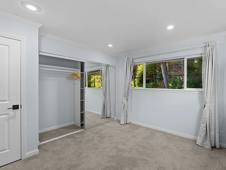 12 White Oak Dr — Photo 22