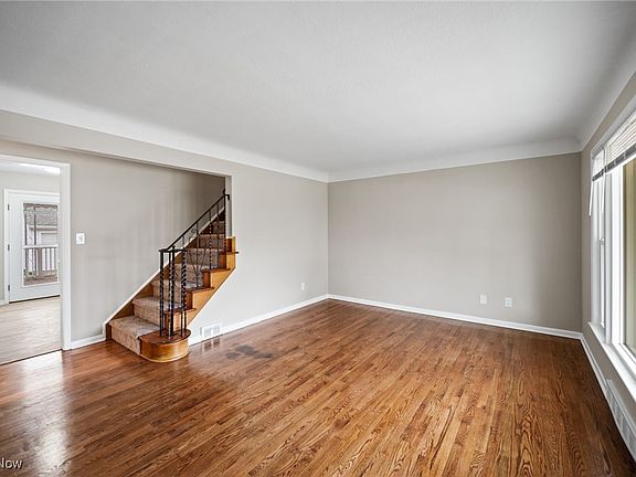 2nd image of 29488 Woodway Dr