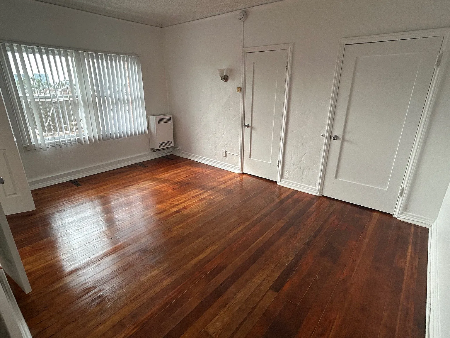 318 N. Mariposa Ave. — Photo 3