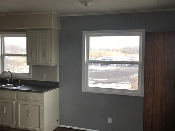 4th image of 65600 Gratiot Ave