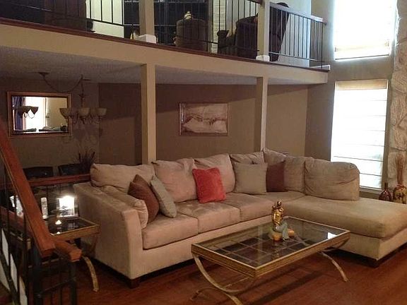 2nd image of 127 Kingsberry Dr #127