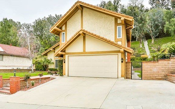 3rd image of 925 Avenida Loma Vis