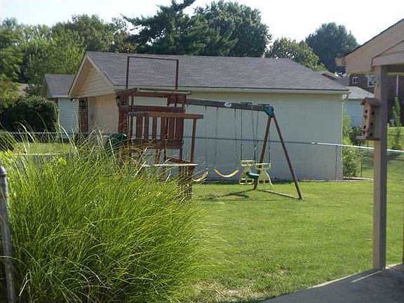 3rd image of 3112 Pomeroy Dr