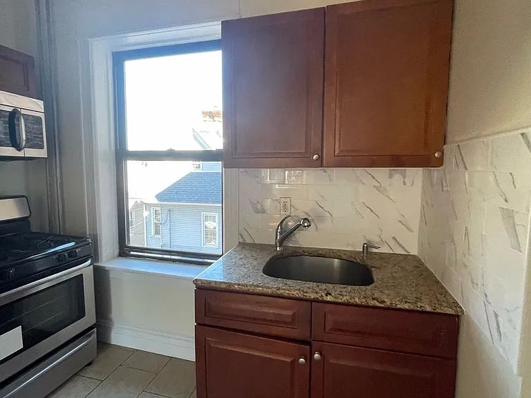 343 Fairmount Ave — Photo 10
