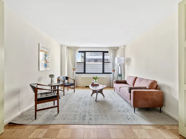 165 West 66th Street 6G image 3 of 9