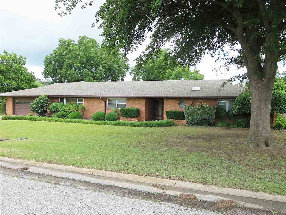 1st image of 1207 S Meadow Dr