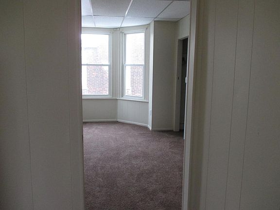 Bedroom - Closet on right