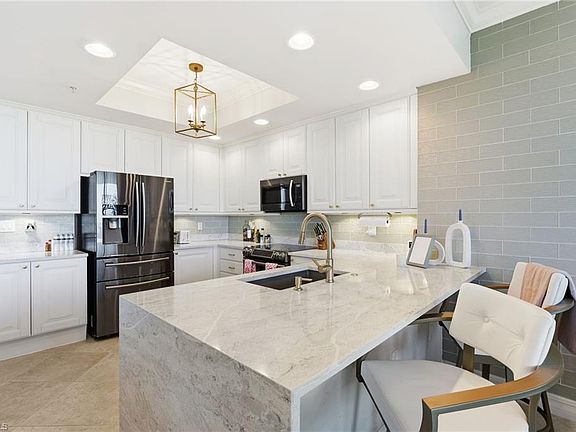 4th image of 4761 West Bay BLVD #402