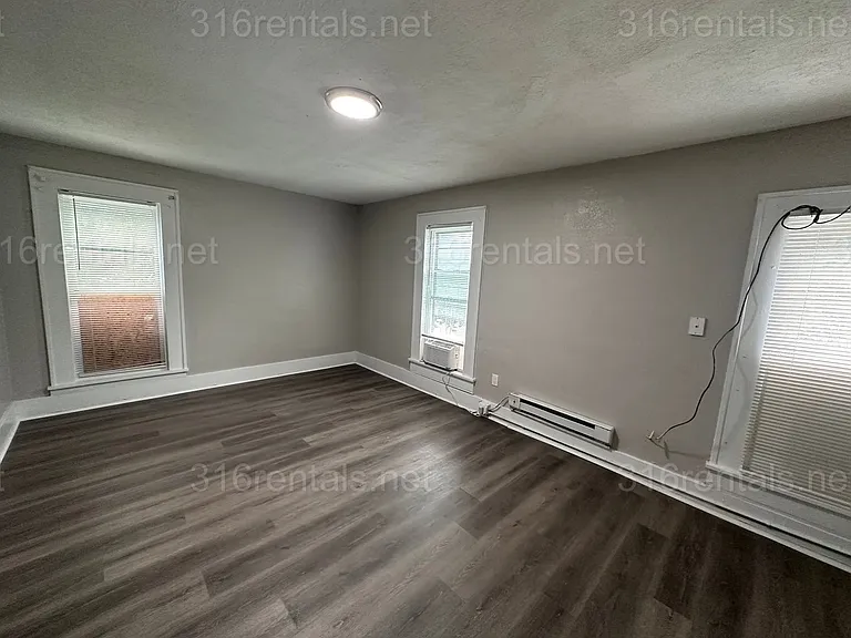 201 N Clarence St #201 — Photo 8