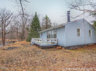 19456 Indian Dr, Paris, MI 49338