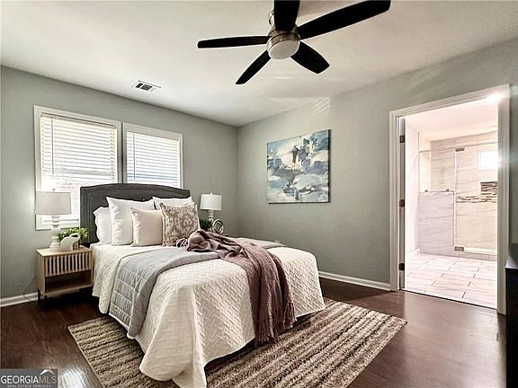 2nd image of 856 Bridgewater St SW