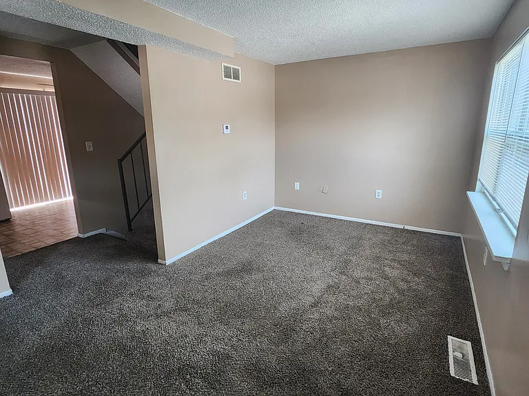 1310 E North St #24 — Photo 2