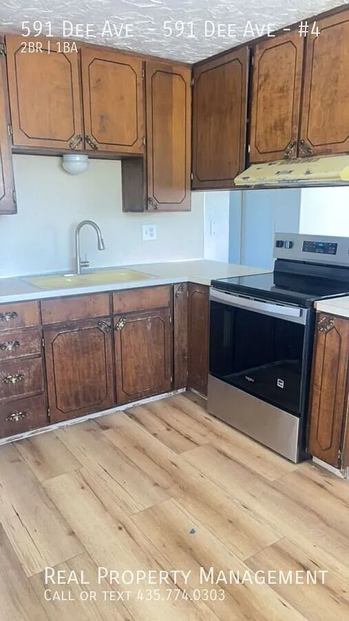 Newly remodeled 2 bedroom. Upstairs Apartment Available for immediate move in — Photo 1