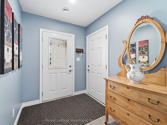 3rd image of 237 Lake Breeze Dr