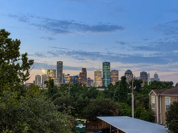 1860 White Oak Dr APT 376, Houston, TX 77009