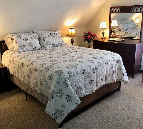 Master queen bed