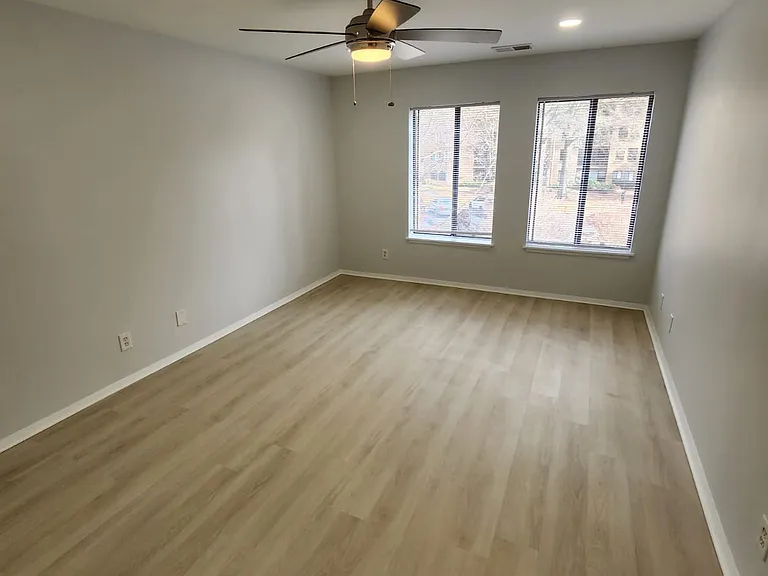 11319 Commonwealth Dr #102 — Photo 24