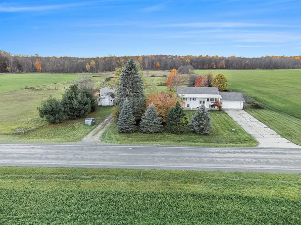 12390 S 42nd St, Vicksburg, MI 49097